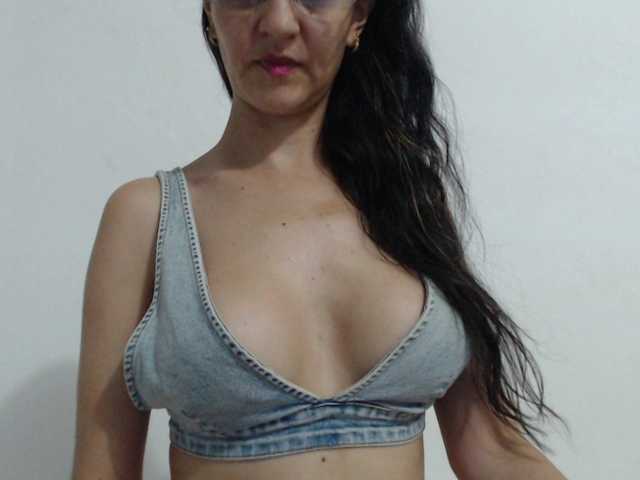 ke-moll live cam on BongaCams