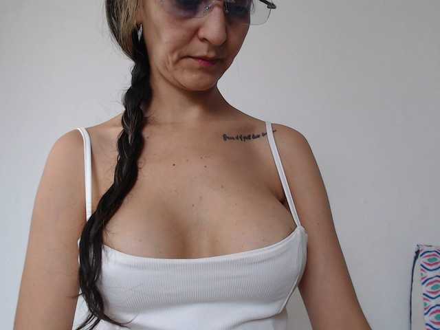 ke-moll live cam on BongaCams