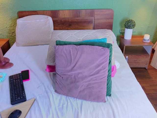 DANAABROWN live cam on BongaCams