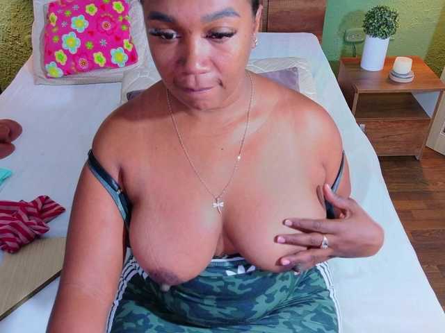 DANAABROWN live cam on BongaCams