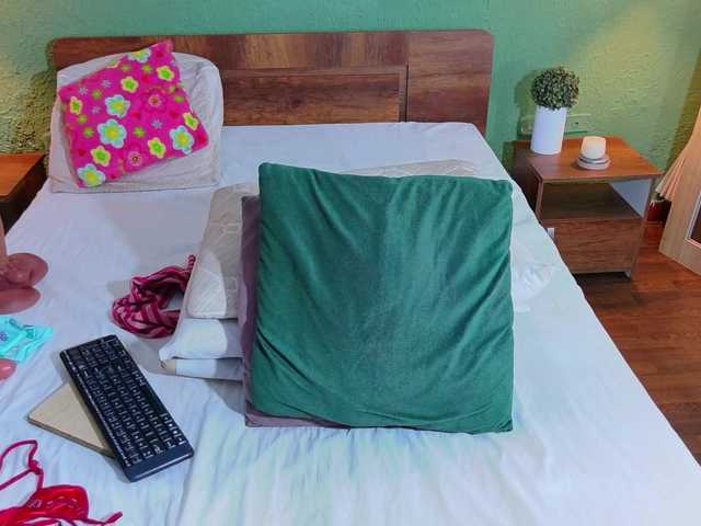 DANAABROWN live cam on BongaCams