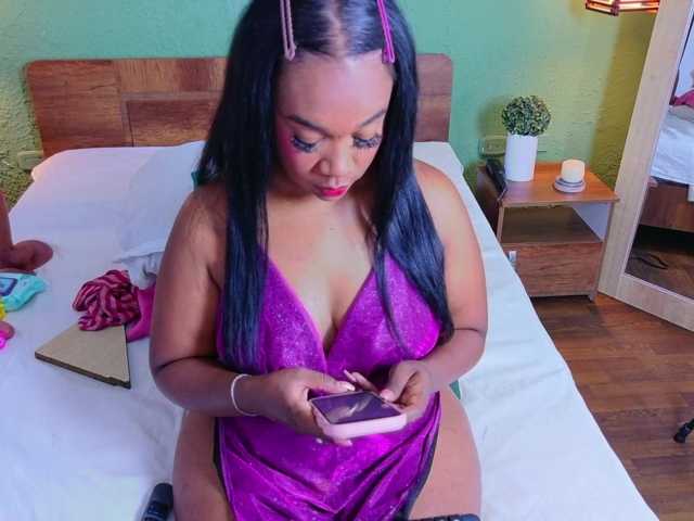 DANAABROWN live cam on BongaCams