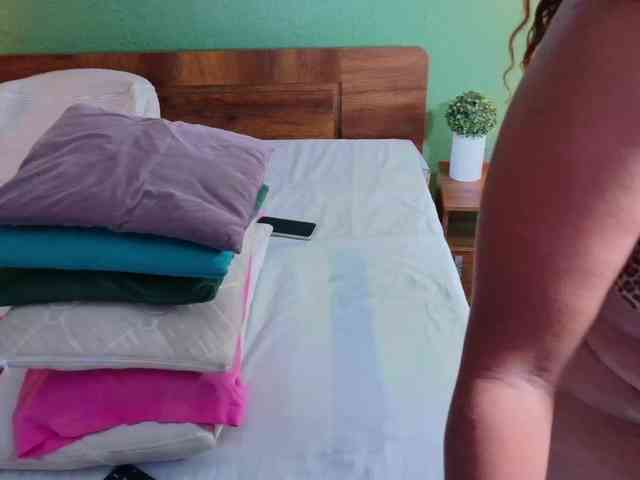 DANAABROWN webcam