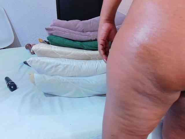 DANAABROWN webcam