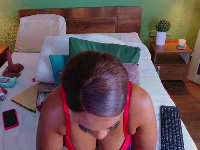 DANAABROWN webcam