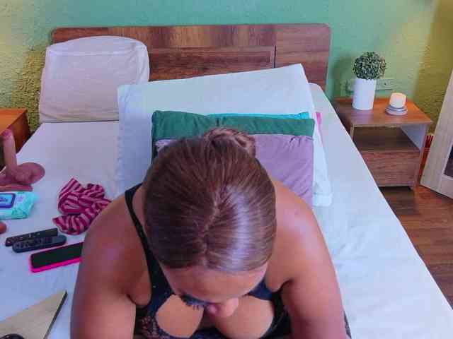 DANAABROWN webcam