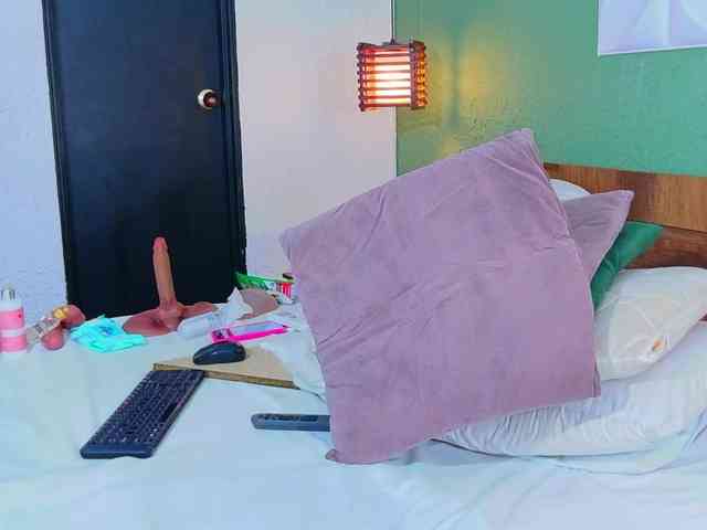 DANAABROWN webcam