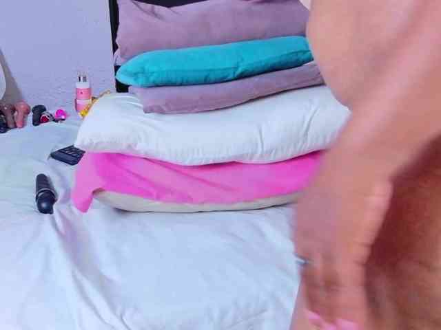 DANAABROWN webcam