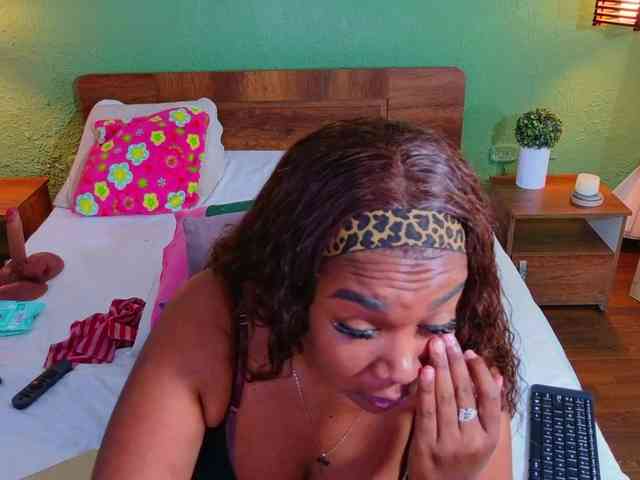 DANAABROWN webcam