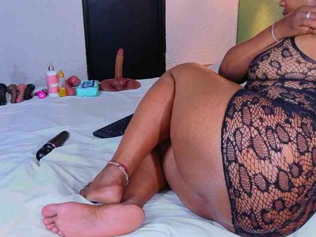 DANAABROWN webcam