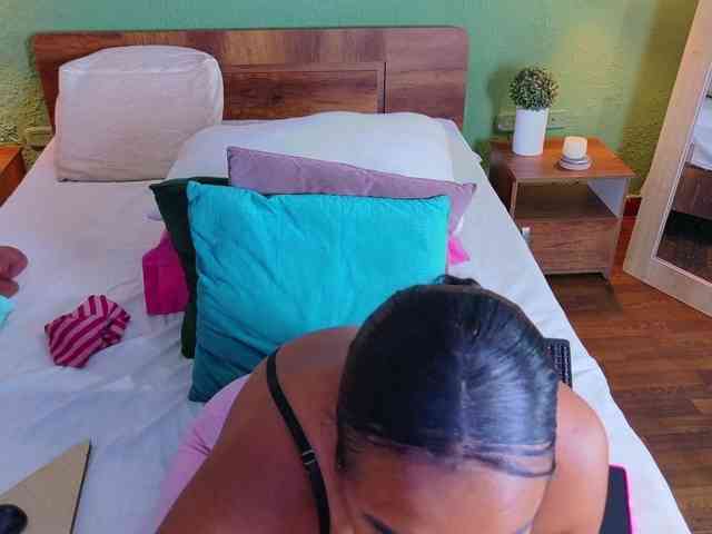 DANAABROWN webcam