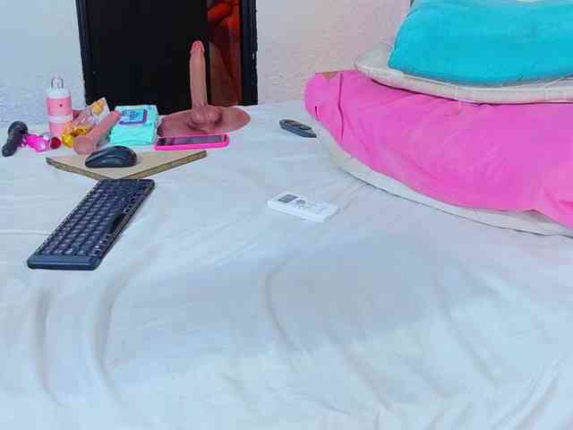 DANAABROWN webcam