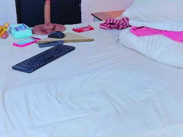 DANAABROWN webcam