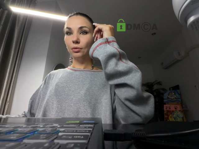 Flexy-Cat's BongaCams show and profile