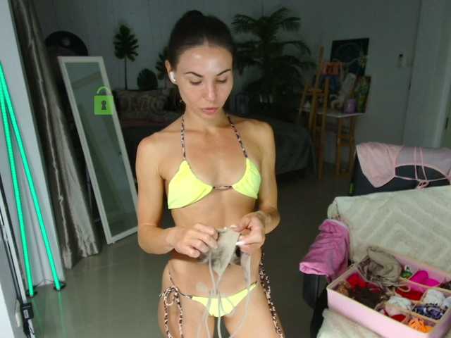 Flexy-Cat live cam on BongaCams