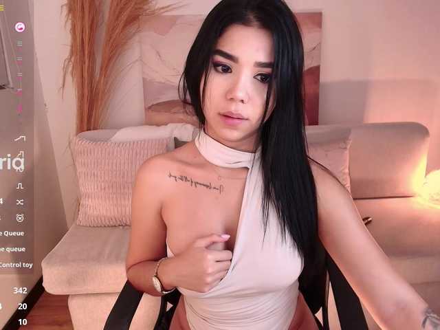 VictoriaLeia live cam on BongaCams