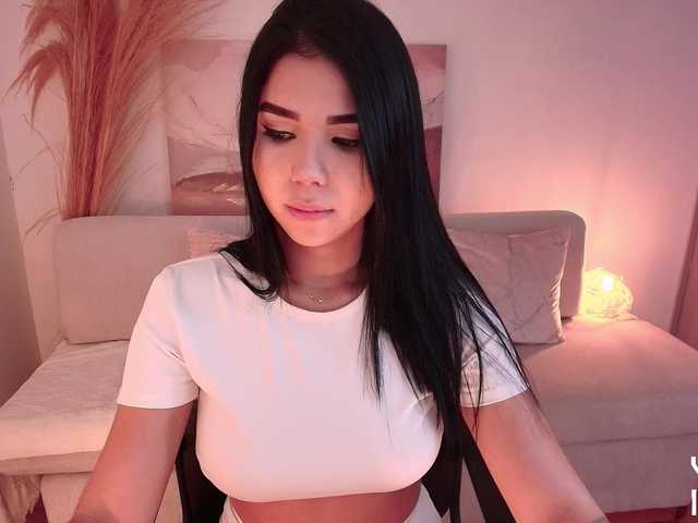 VictoriaLeia live cam on BongaCams