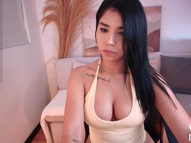 VictoriaLeia, en directo ahora en BongaCams