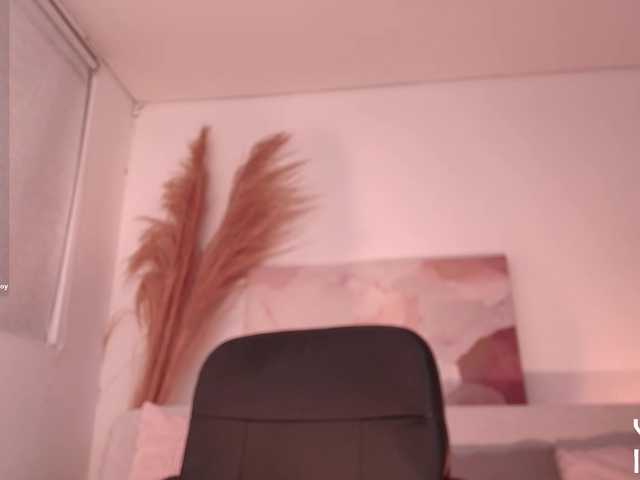 VictoriaLeia live cam on BongaCams