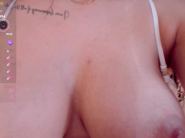 VictoriaLeia live cam on BongaCams