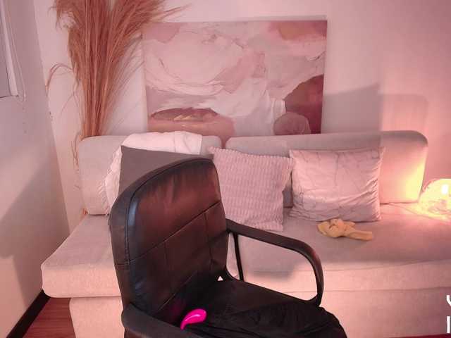 VictoriaLeia live cam on BongaCams