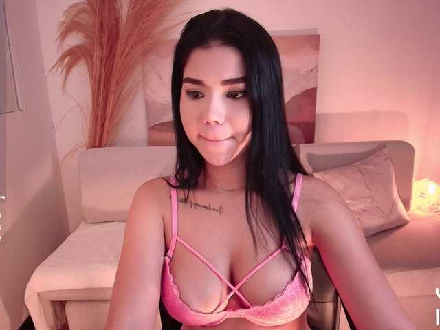 VictoriaLeia live cam on BongaCams