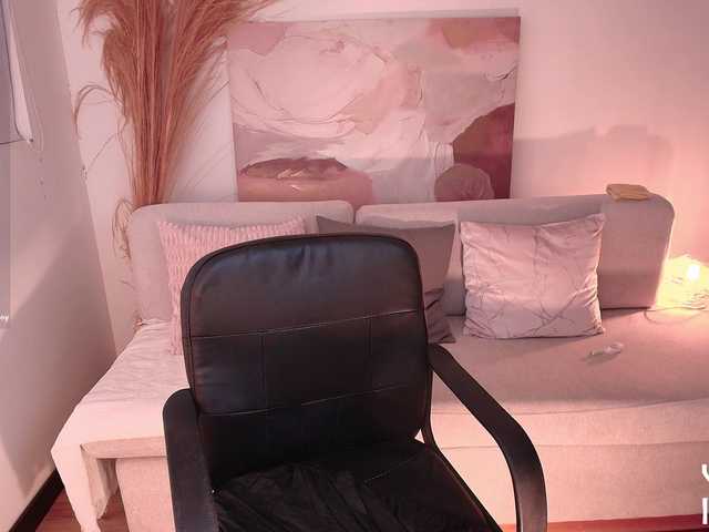 VictoriaLeia live cam on BongaCams