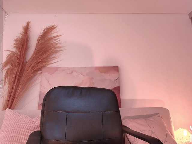 VictoriaLeia live cam on BongaCams