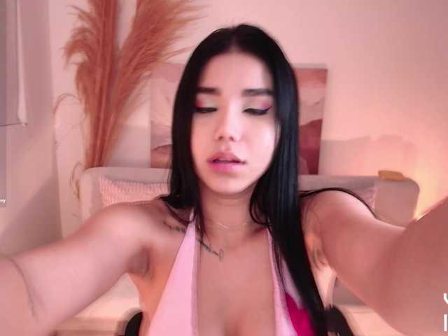 VictoriaLeia live cam on BongaCams