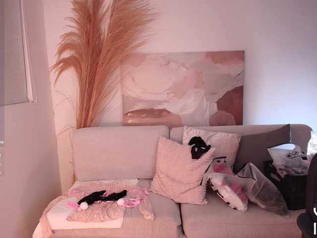 VictoriaLeia live cam on BongaCams