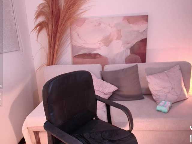 VictoriaLeia live cam on BongaCams