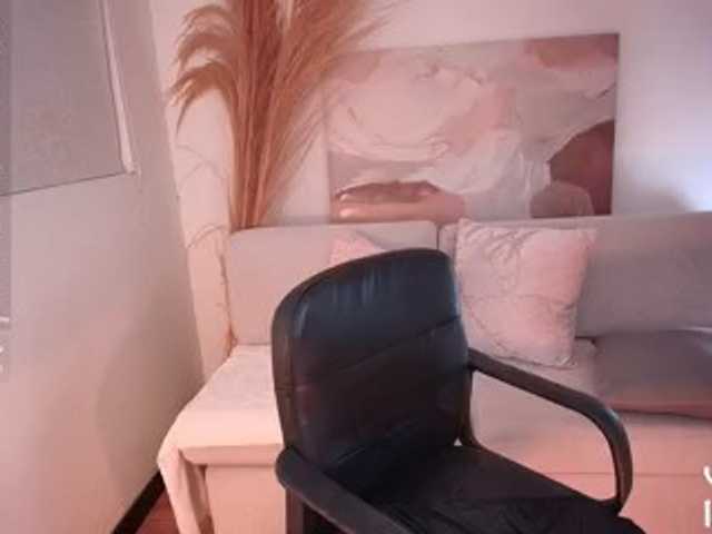 VictoriaLeia live cam on BongaCams