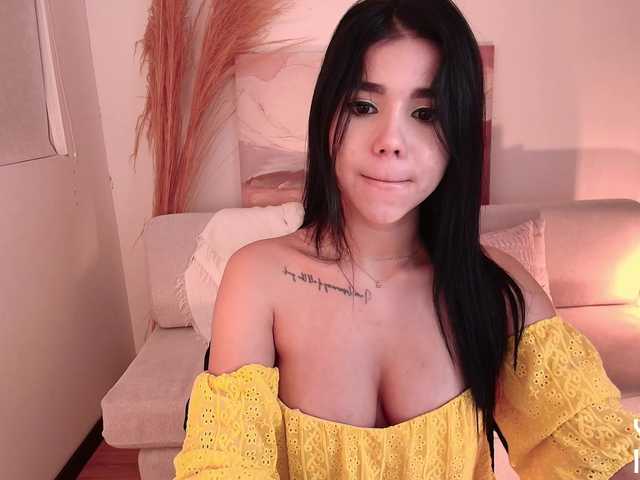VictoriaLeia live cam on BongaCams