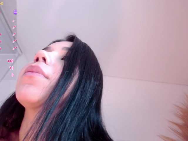 VictoriaLeia live cam on BongaCams