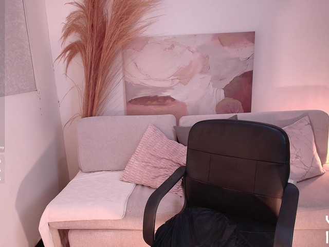 VictoriaLeia — live female cam
