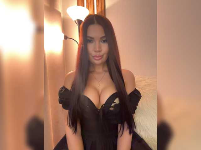 Elisandria live cam on BongaCams