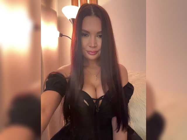 Elisandria live cam on BongaCams