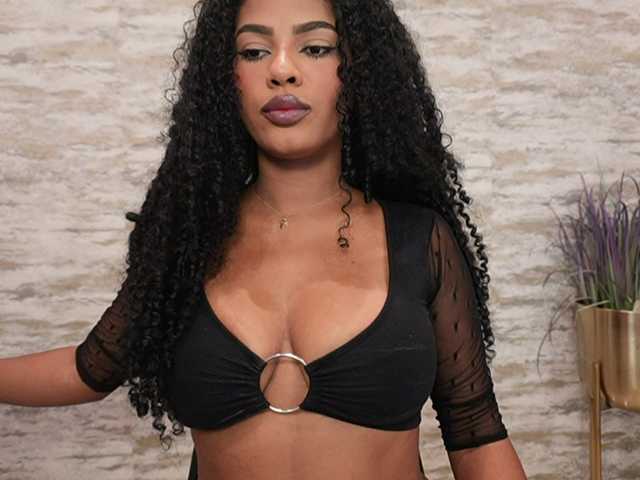 Nahomixjones live cam on BongaCams