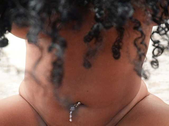 Nahomixjones live cam on BongaCams