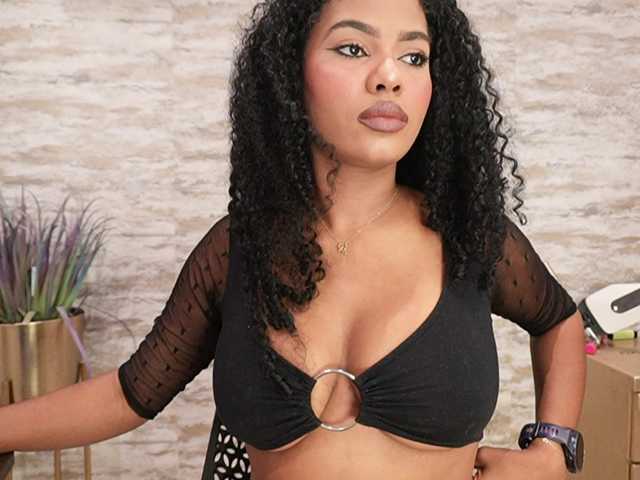 Nahomixjones live cam on BongaCams