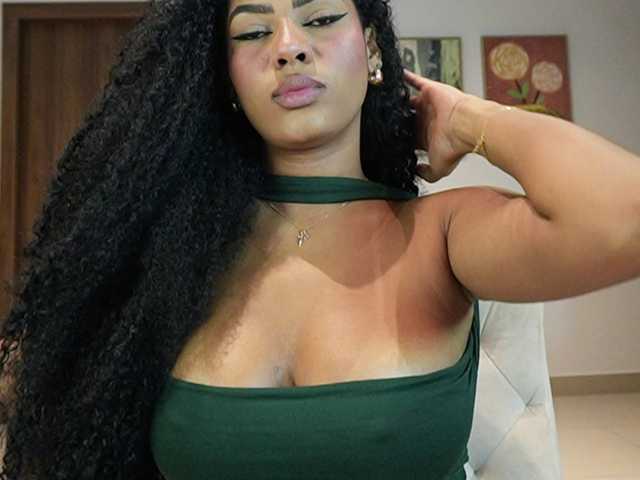 Nahomixjones live cam on BongaCams