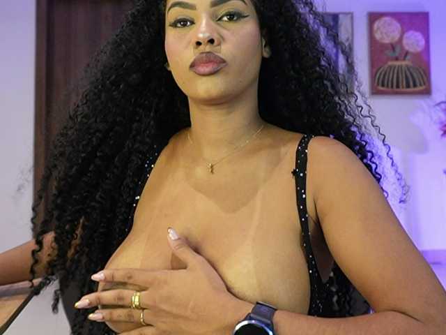 Nahomixjones live cam on BongaCams