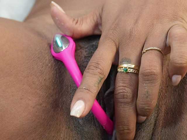 Nahomixjones live cam on BongaCams