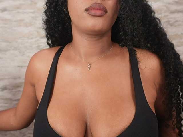 Nahomixjones live cam on BongaCams