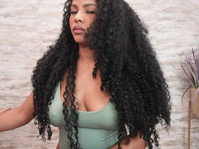 Nahomixjones live cam on BongaCams