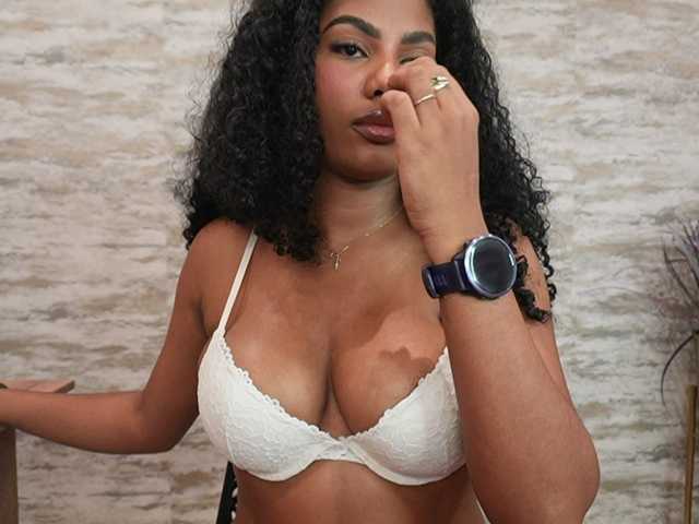 Nahomixjones live cam on BongaCams