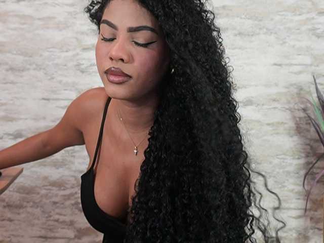 Nahomixjones live cam on BongaCams