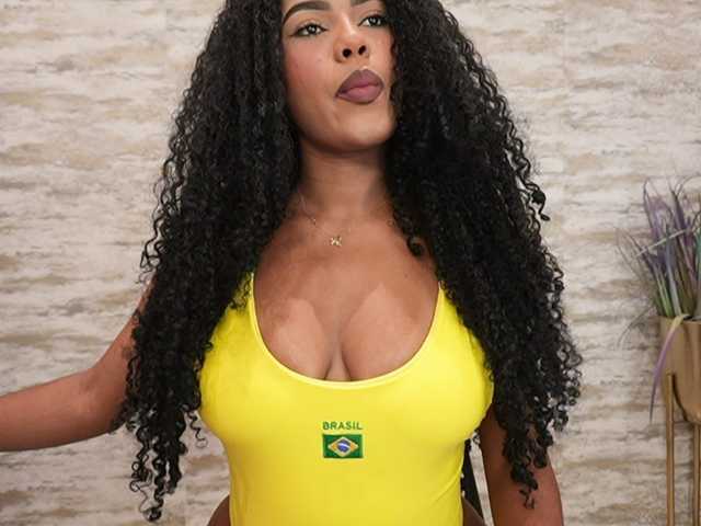 Nahomixjones live cam on BongaCams