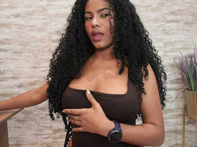 Nahomixjones live cam on BongaCams