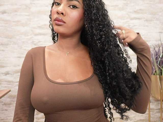 Nahomixjones live cam on BongaCams
